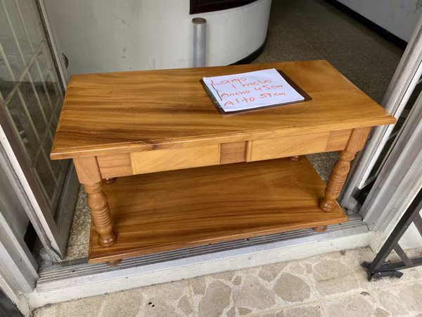 TABLE TWO DRAWERS