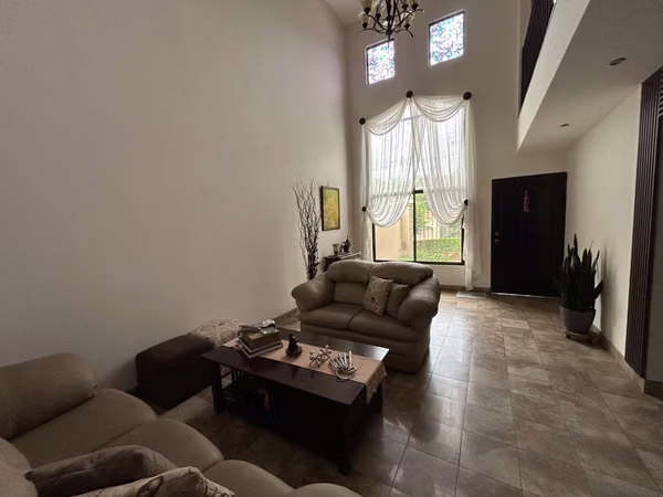 VENDO CASA EN LA RIBERA DE BELEN