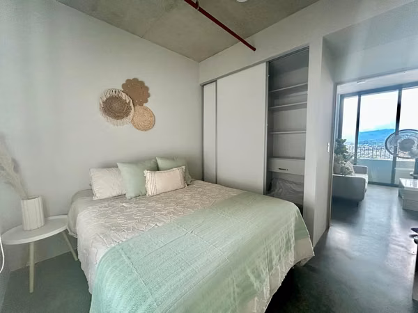 Alquiler de apartamento en condominio en Escalante.
