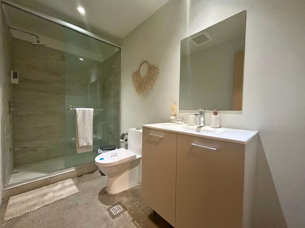 Alquiler de apartamento en condominio en Escalante.