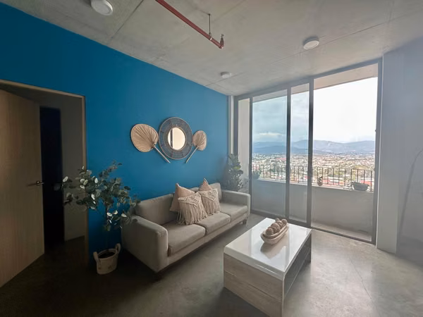 Alquiler de apartamento en condominio en Escalante.