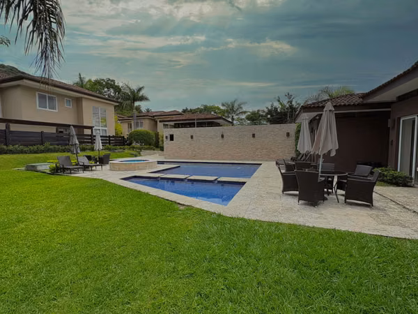 FOR RENT AND SALE - HOUSE IN EXCLUSIVE GATED COMMUNITY IN ESCAZÚ