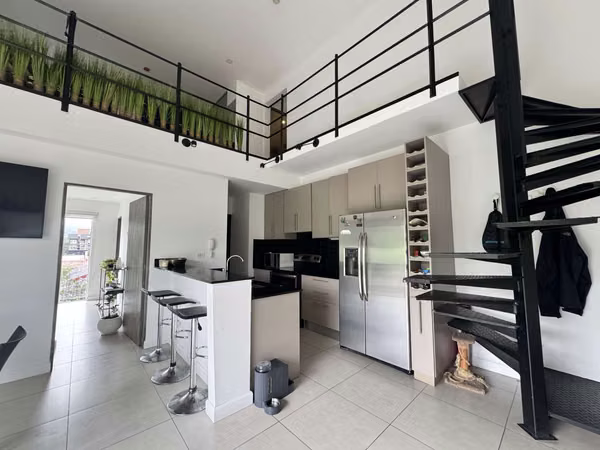VENTA DE APARTAMENTO EN CURRIDABAT DE 2 NIVELES CON 2 HABITACIONES