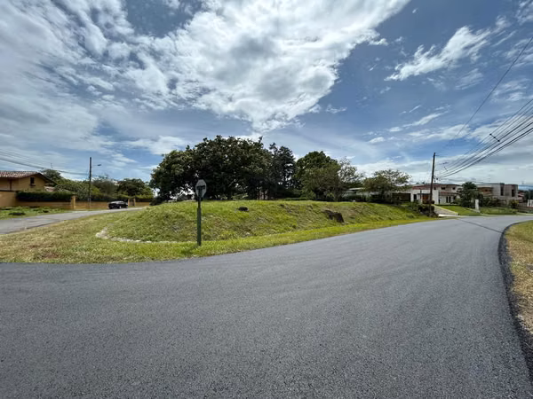 VENTA DE LOTE EN HACIENDA LOS REYES - GUACIMA - ALAJUELA