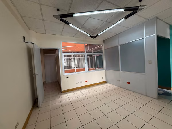 SE VENDE EDIFICIO DE CURRIABAT