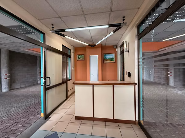 SE VENDE EDIFICIO DE CURRIABAT