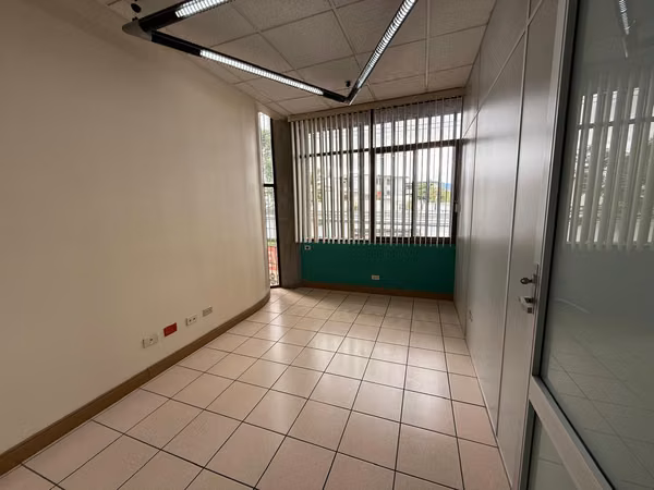 SE VENDE EDIFICIO DE CURRIABAT