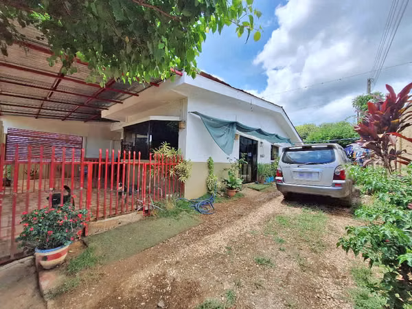 Casa + cabinas muy cerca del centro de Playas de Coco