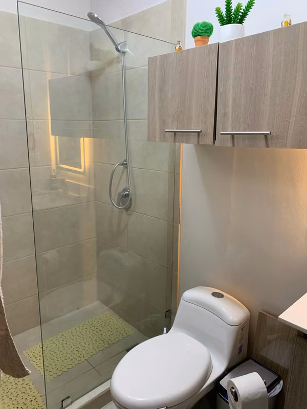 ¡Se vende casa Condominio en Robles de Lindora!