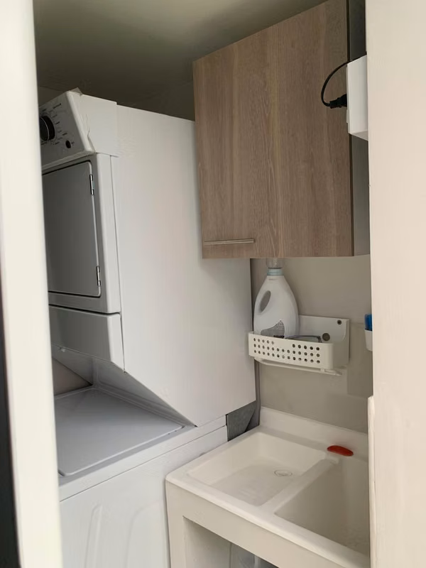 ¡Se vende casa Condominio en Robles de Lindora!