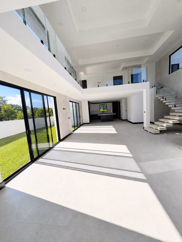 ESPECTACULAR.. Casa moderna en Condominio a estrenar