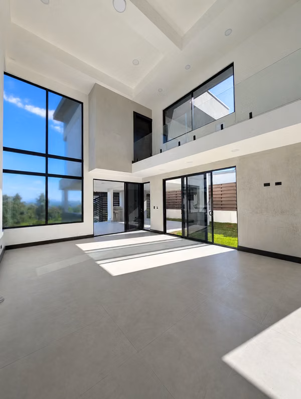 ESPECTACULAR.. Casa moderna en Condominio a estrenar