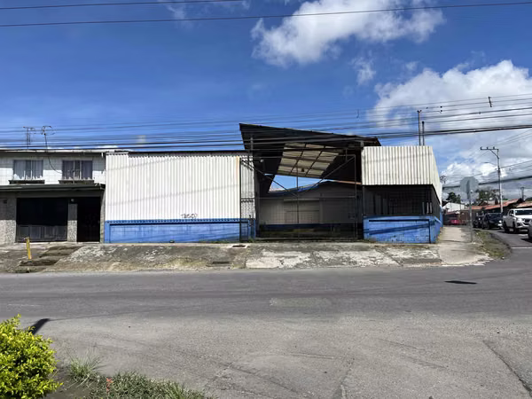Venta de local comercial + casa en Aguacaliente, Cartago