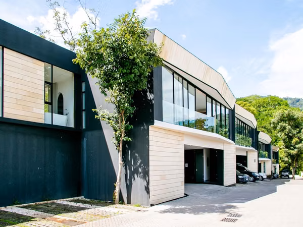 MODERN HOUSE IN CONDOMINIUM - ESCAZU