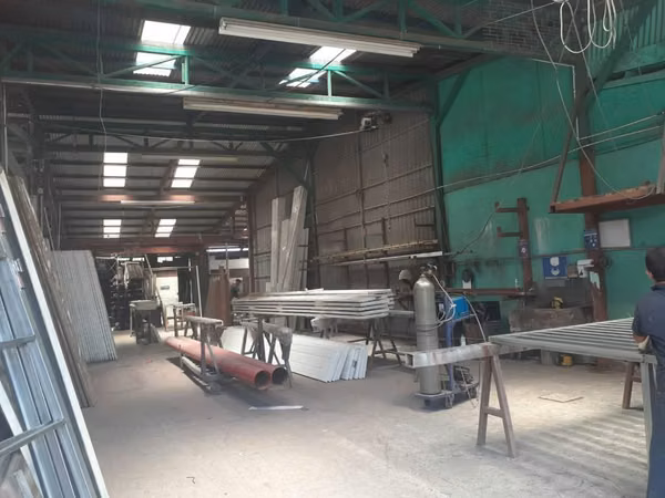 ZAPOTE winery near roundabout the guarantees, commercial and industrial, 1520m2 rental $11,700 + iva O sale $1.4 million