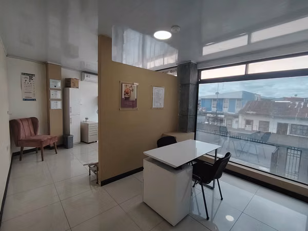 Alquiler Oficinas Excelente Precio y Ubicación - Barrio Luján AP