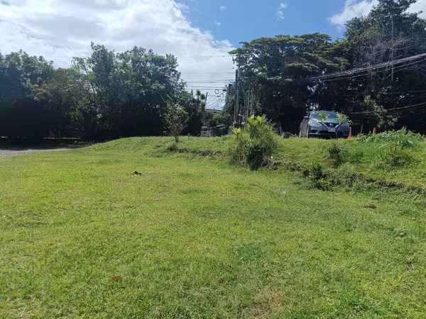 Se vende lote en el centro de Escazú, San José
