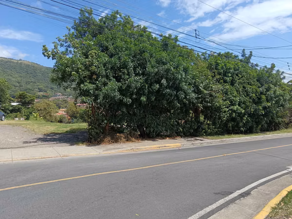 Se vende lote en el centro de Escazú, San José