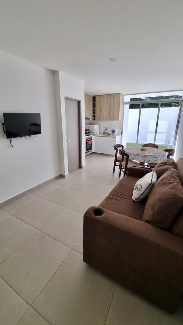 Alquiler de Casa en condominio Santa Ana, Rio Oro