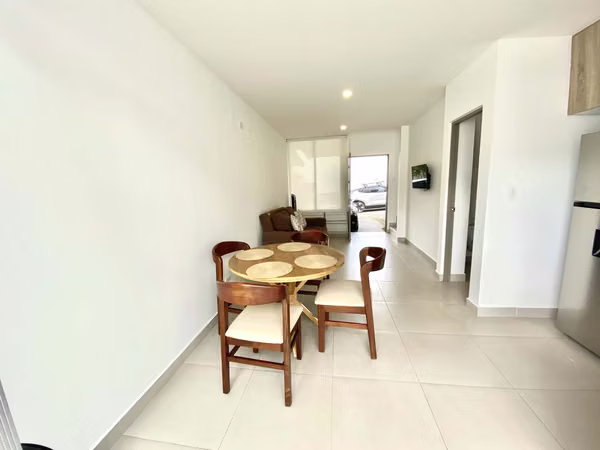 Alquiler de Casa en condominio Santa Ana, Rio Oro