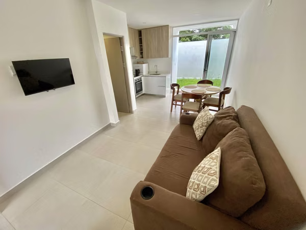 Alquiler de Casa en condominio Santa Ana, Rio Oro