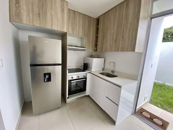 Alquiler de Casa en condominio Santa Ana, Rio Oro