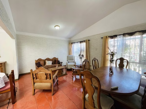 Venta casa independiente en Santa Catalina Pavas