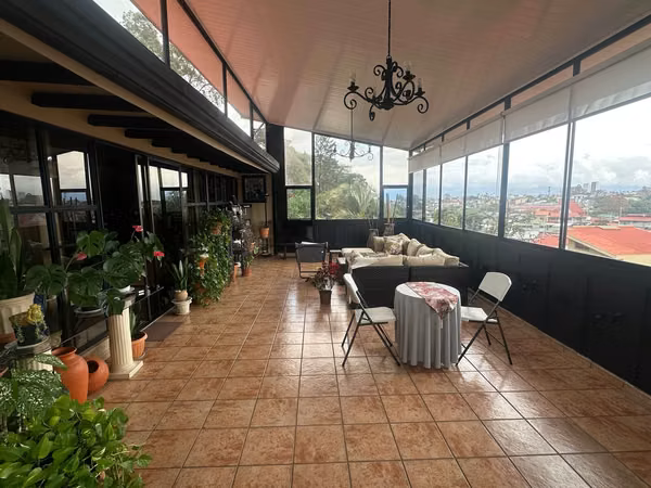 Venta Casa Residencial La Colina Curridabat con piscina, terrazas , vistas