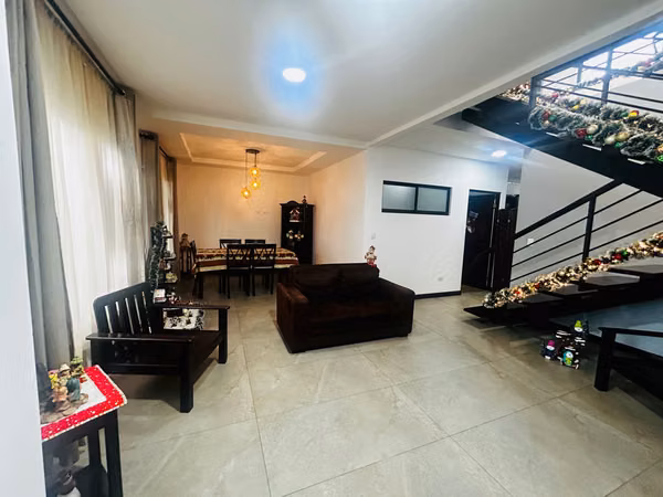 LC - Venta de Casa en Condominio - 38180