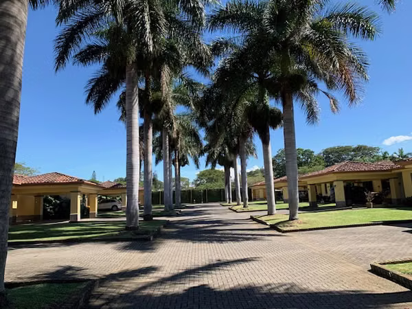 Venta de Casa en Heredia Bosques de Doña Rosa  Belén | 600 m² de Terreno | Jacuzzi