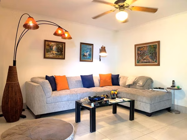 Venta de Casa en Heredia Bosques de Doña Rosa  Belén | 600 m² de Terreno | Jacuzzi