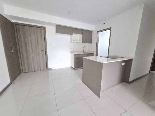Venta de apartamento con estupenda vista hacia el bosque/condominio Paradisus, Rohrmoser