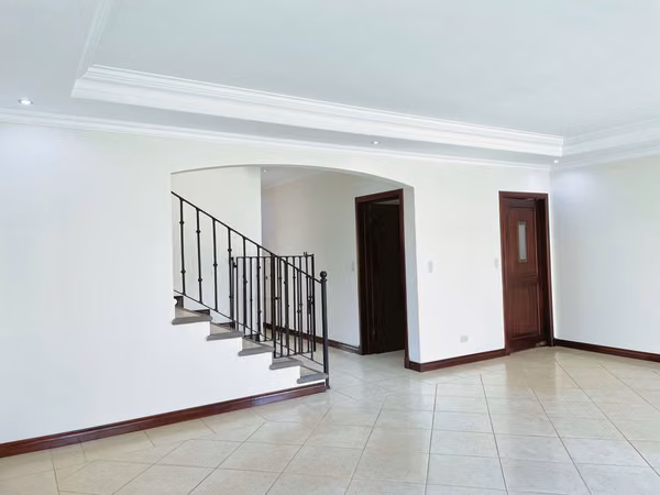 HOUSE FOR RENT IN BELEN