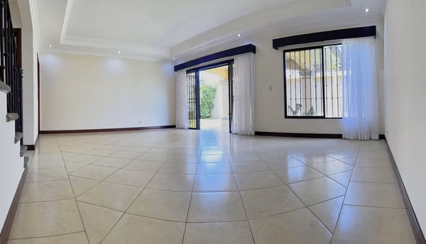 HOUSE FOR RENT IN BELEN