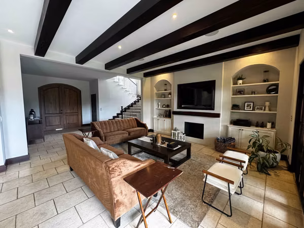 SE VENDE CASA EN CONDOMINIO HACIENDA REAL,SANTA ANA