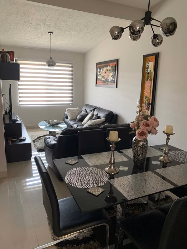 ¡Se vende  casa en Condominio  Robles de Lindora!