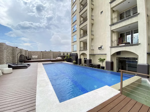Alquiler de apartamento en condominio en Sabana.