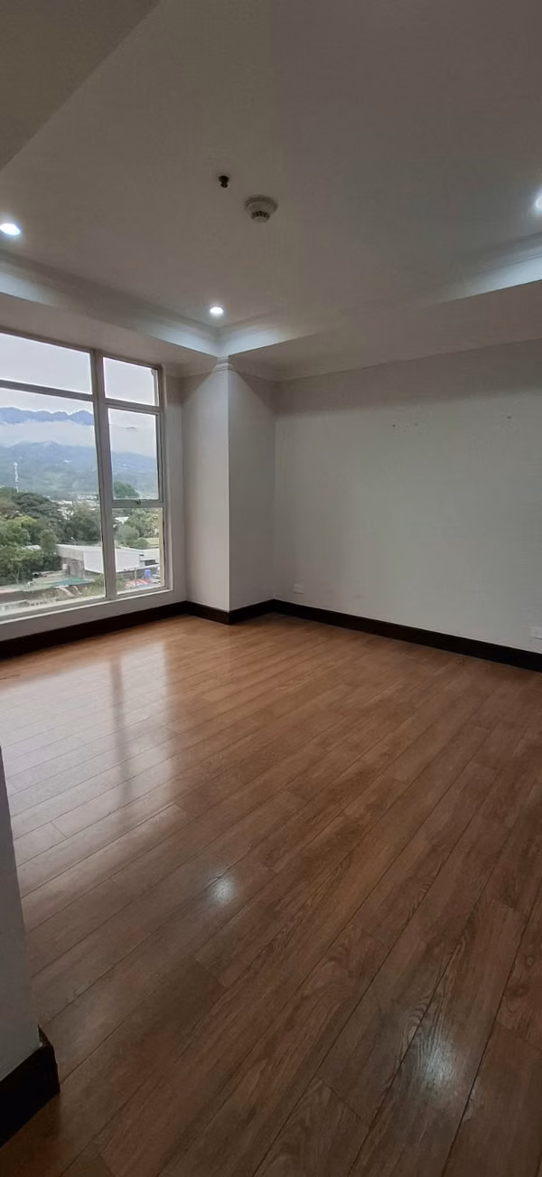 Alquiler de apartamento en condominio en Sabana.