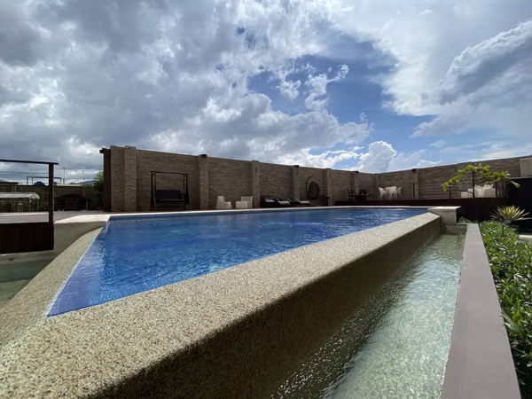 Alquiler de apartamento en condominio en Sabana.