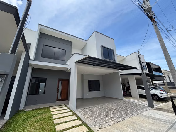 Venta de casa de 4 dormitorios en condominio, Tres Ríos, 5820