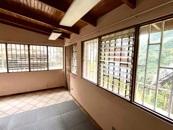 SE VENDE CASA INDEPENDIENTE PARA REMODELAR - ALTO DE LAS PALOMAS - SANTA ANA