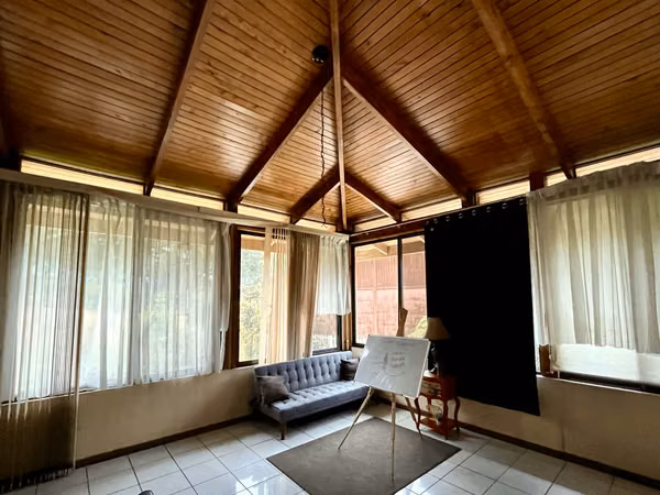 SE VENDE CASA INDEPENDIENTE PARA REMODELAR - ALTO DE LAS PALOMAS - SANTA ANA