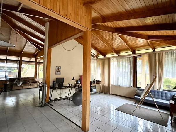 SE VENDE CASA INDEPENDIENTE PARA REMODELAR - ALTO DE LAS PALOMAS - SANTA ANA
