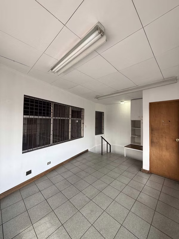 Alquiler / Venta Local Comercial o Bodega Moravia Centro - Alta Exposición