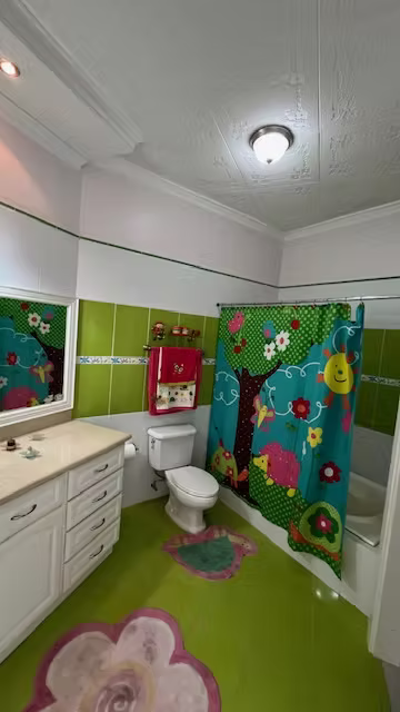 Espectacular vivienda de una planta en Ciudad Cariari con pisicina