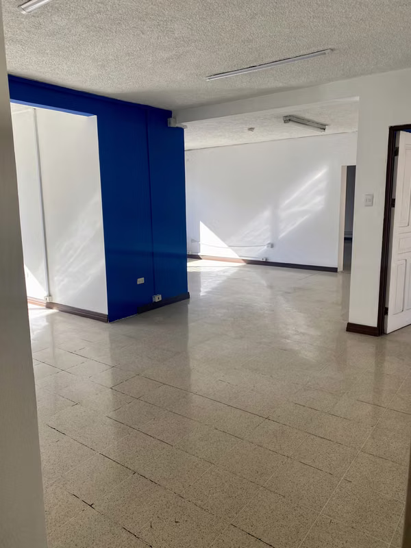 Venta Edificio 1790mts de 3 pisos con 25 paqueos
