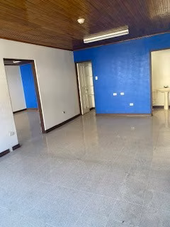 Venta Edificio 1790mts de 3 pisos con 25 paqueos