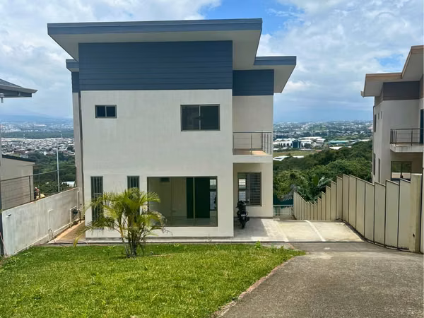 Casa con vistas en Loma Real | 4 habitaciones | US$565.000