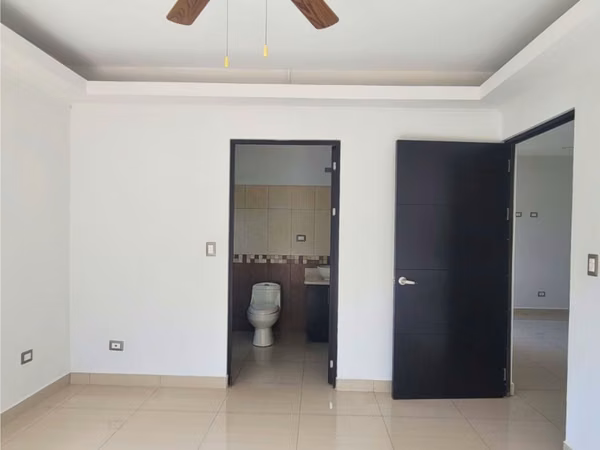 Casa con vistas en Loma Real | 4 habitaciones | US$565.000