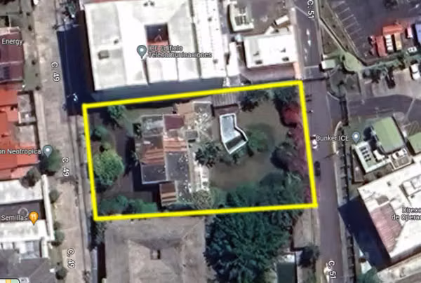 Los Yoses, Lote de 2097 m2, Salida a Dos Calles, Uso de Suelo Mixto
